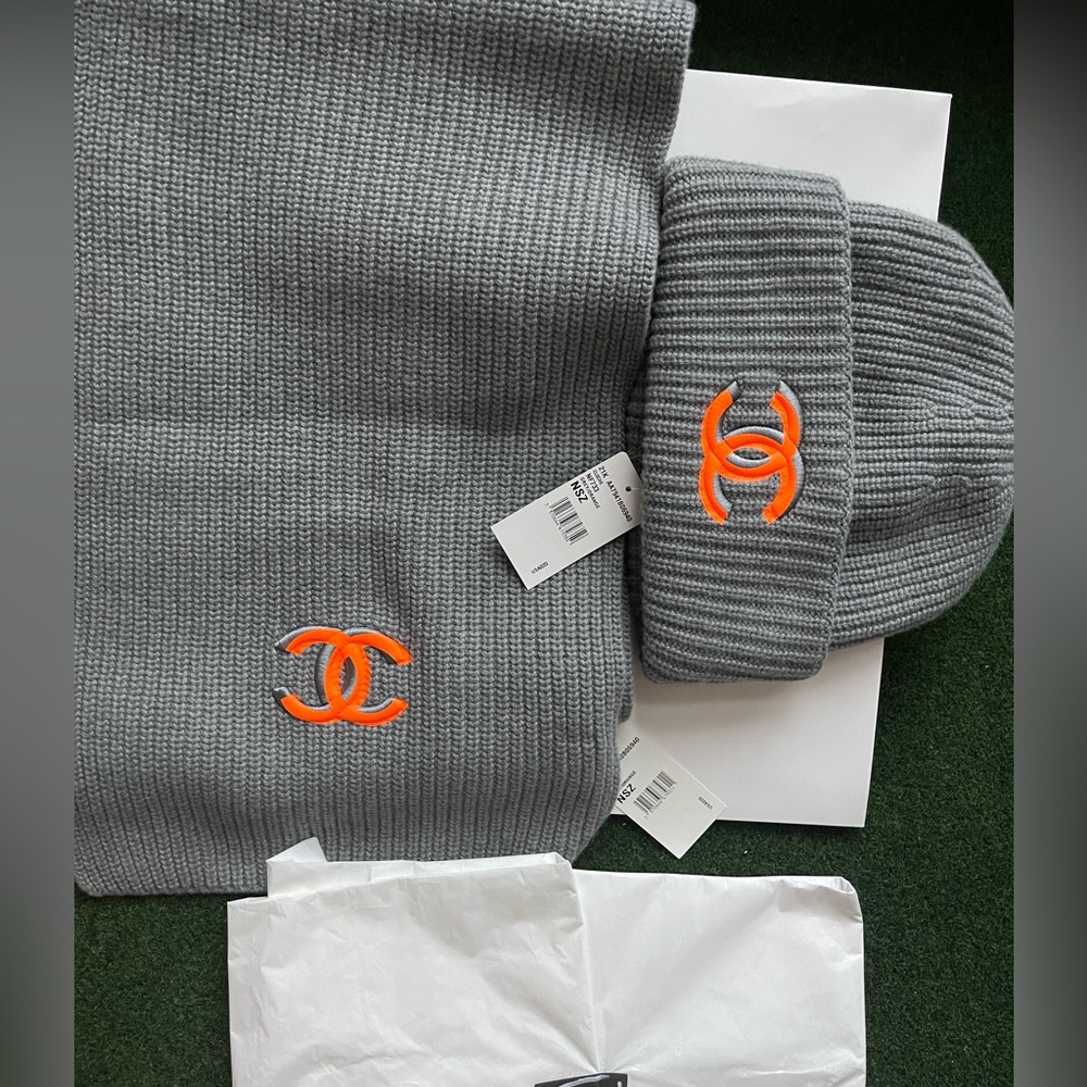 Chanel hat & Scarf set